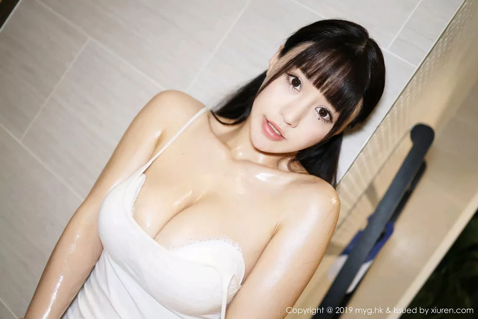[MyGirl美媛馆]Vol.367_女神Flower朱可儿越南旅拍傲人豪乳抹油火辣诱惑写真56P