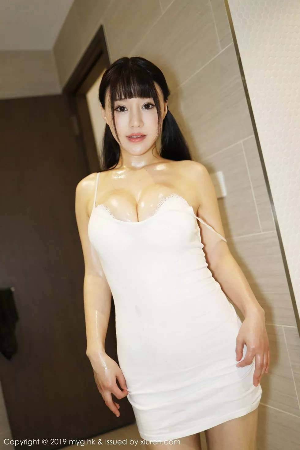 [MyGirl美媛馆]Vol.367_女神Flower朱可儿越南旅拍傲人豪乳抹油火辣诱惑写真56P