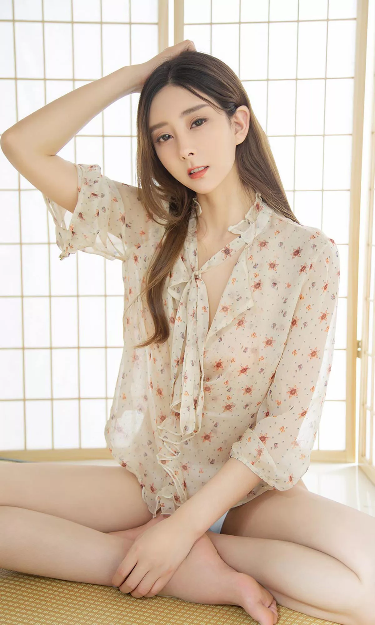 [Ugirls爱尤物]No.1521_嫩模小熙私房白色高叉连体衣+性感黄色内衣完美诱惑写真35P