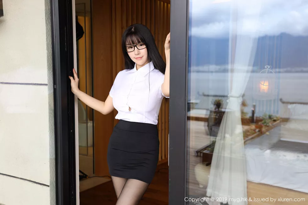 [MyGirl美媛馆]Vol.368_女神Flower朱可儿大理旅拍秘书黑丝OL制服半露豪乳诱惑写真101P