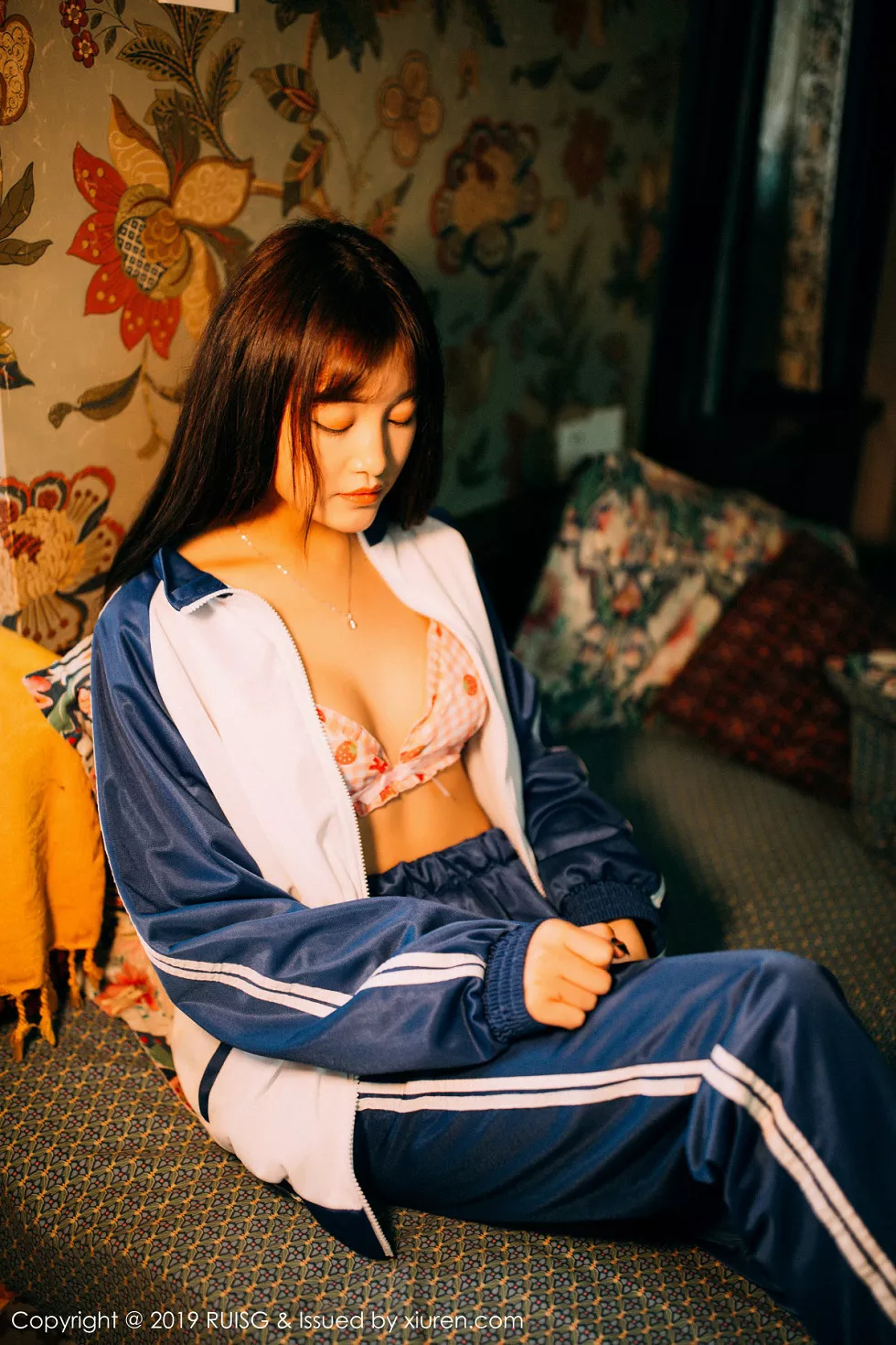 [RUISG瑞丝馆]VOL.069_嫩模圆圆Daphne私房脱运动服露花色内衣秀完美身材诱惑写真51P