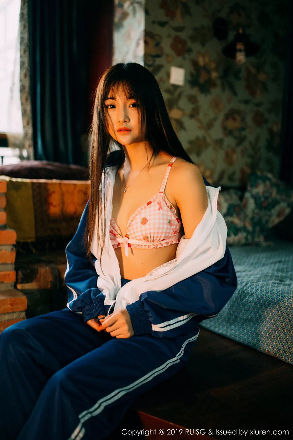 [RUISG瑞丝馆]VOL.069_嫩模圆圆Daphne私房脱运动服露花色内衣秀完美身材诱惑写真51P