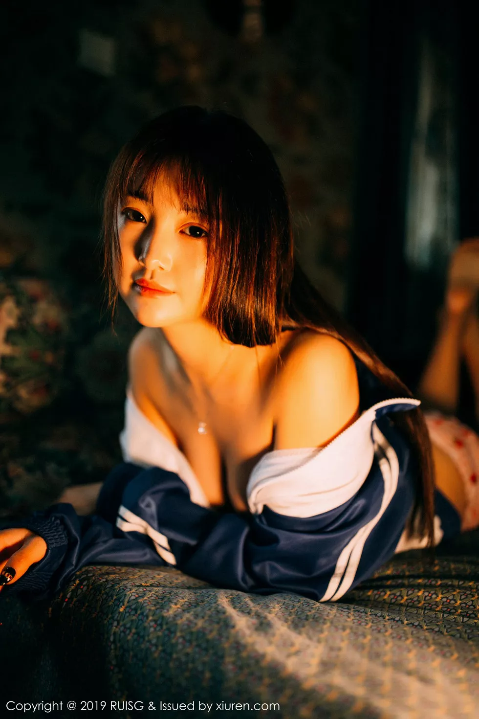 [RUISG瑞丝馆]VOL.069_嫩模圆圆Daphne私房脱运动服露花色内衣秀完美身材诱惑写真51P