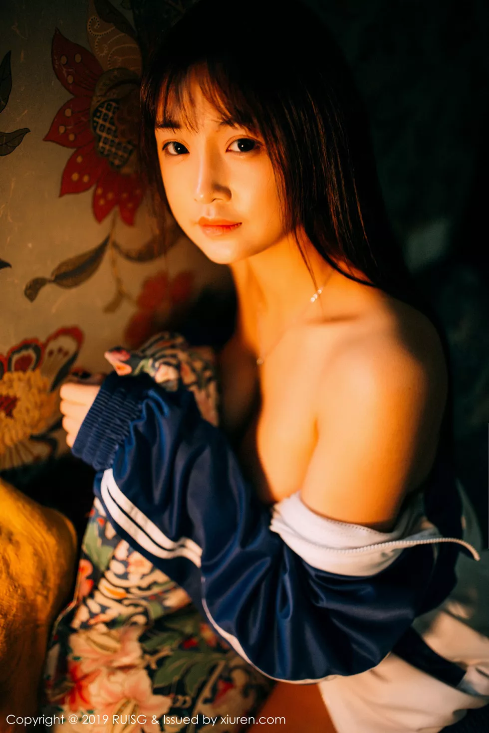 [RUISG瑞丝馆]VOL.069_嫩模圆圆Daphne私房脱运动服露花色内衣秀完美身材诱惑写真51P