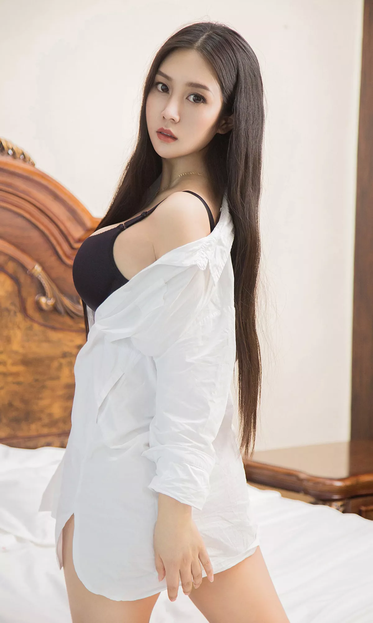 [Ugirls爱尤物]No.1544_嫩模雨沐私房白色高叉开胸连体衣露傲人豪乳惹火诱惑写真35P
