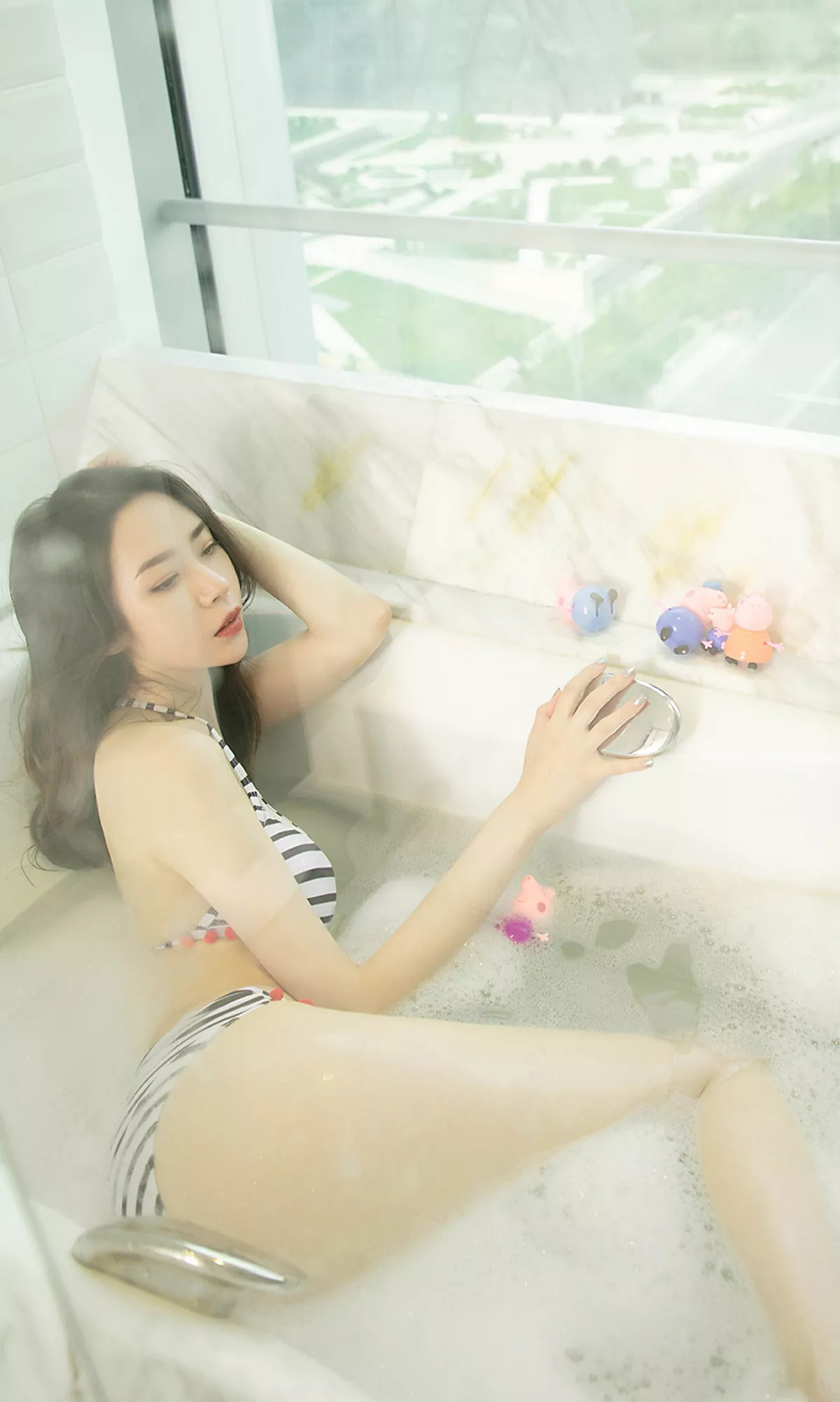 [Ugirls爱尤物]No.1538_嫩模梦心玥私房黑色情趣内衣秀苗条身材美艳迷人写真35P