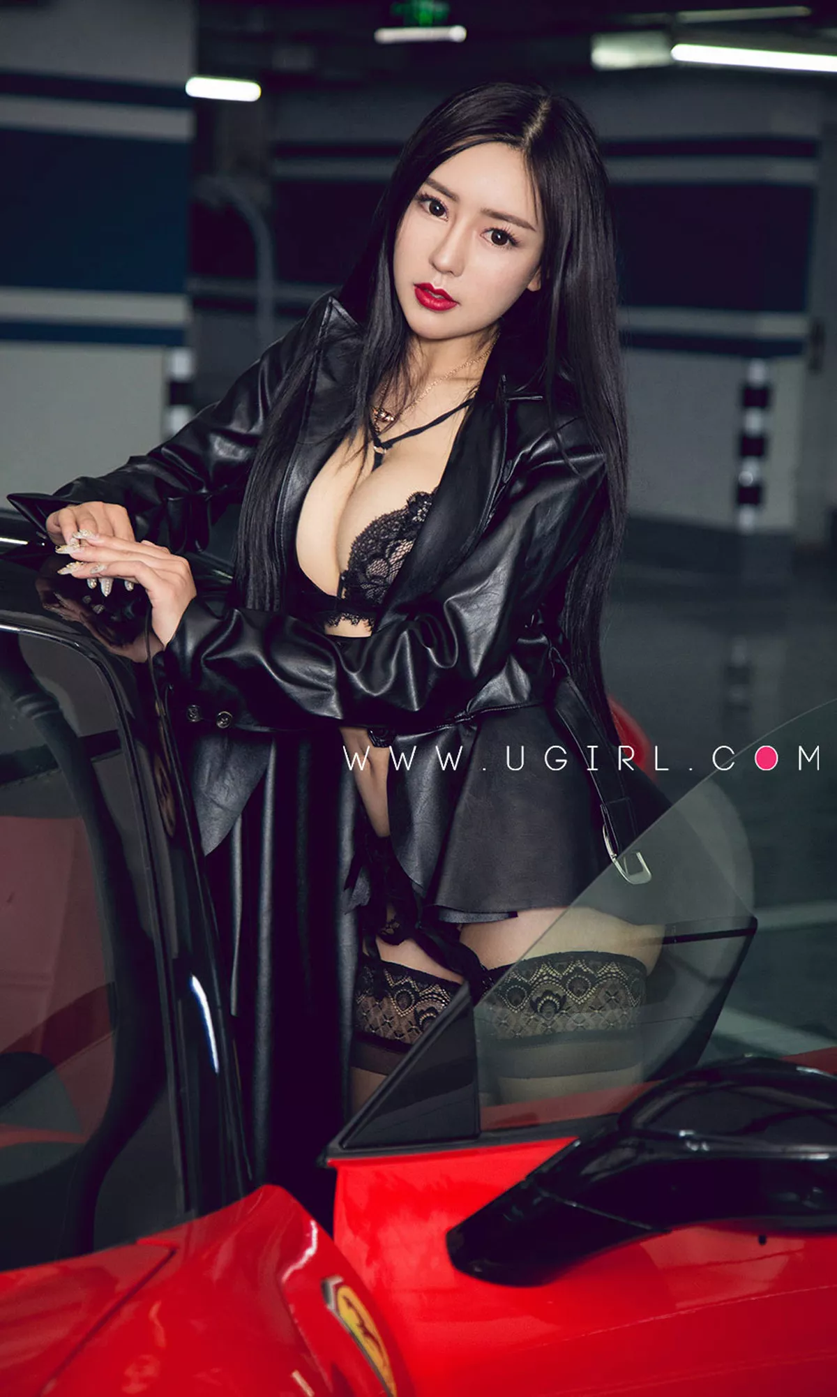 [Ugirls爱尤物]No.1624_嫩模吴美溪私房黑色蕾丝内衣配吊带黑丝秀完美身材诱惑写真35P
