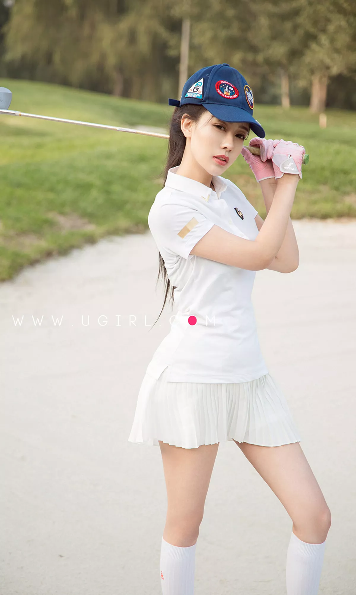 [Ugirls爱尤物]No.1624_嫩模吴美溪私房黑色蕾丝内衣配吊带黑丝秀完美身材诱惑写真35P