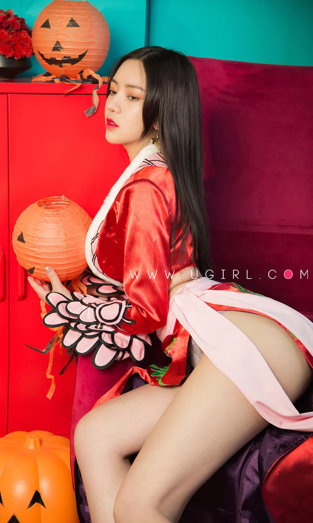 [Ugirls爱尤物]No.1625_嫩模Anna苏拉私房黑色高叉连体衣+白色蕾丝内衣完美诱惑写真35P