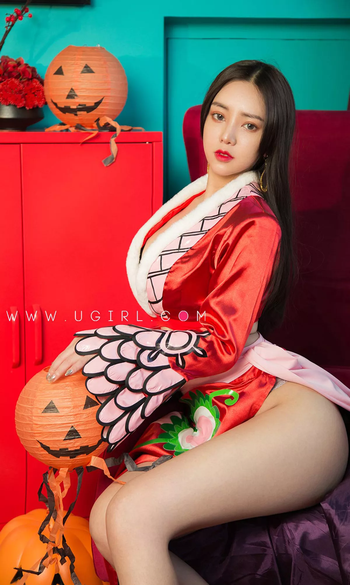 [Ugirls爱尤物]No.1625_嫩模Anna苏拉私房黑色高叉连体衣+白色蕾丝内衣完美诱惑写真35P