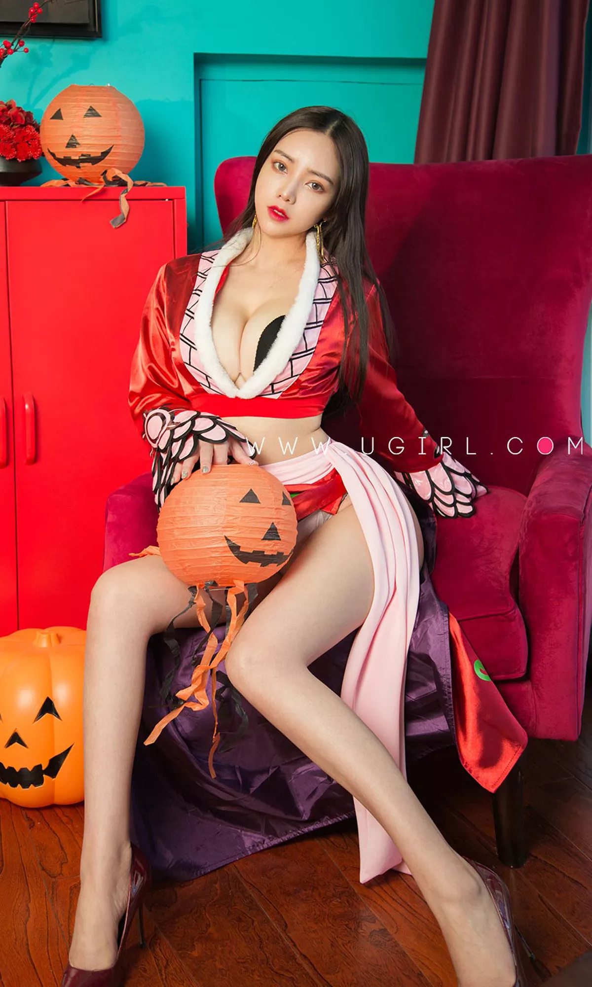 [Ugirls爱尤物]No.1625_嫩模Anna苏拉私房黑色高叉连体衣+白色蕾丝内衣完美诱惑写真35P