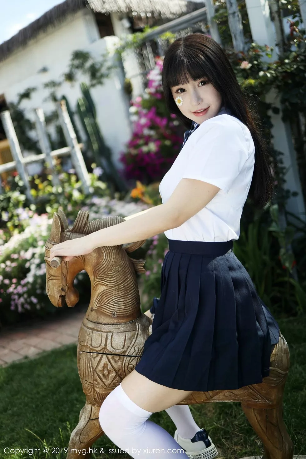 [MyGirl美媛馆]Vol.394_女神Flower朱可儿大理旅拍户外学生装大胆撩裙诱惑写真54P