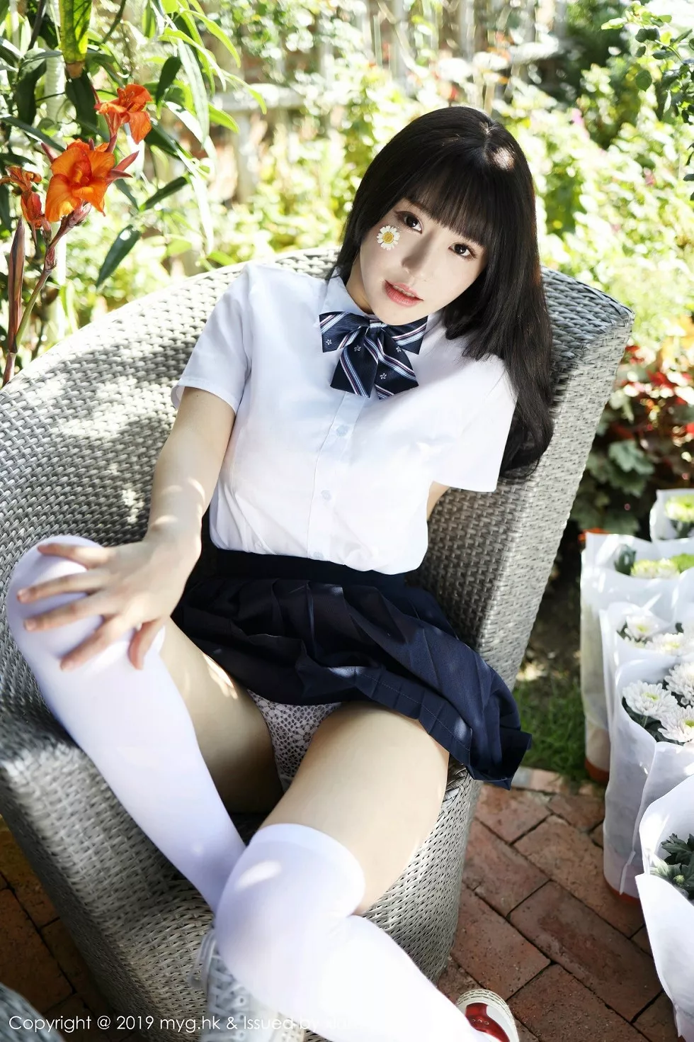 [MyGirl美媛馆]Vol.394_女神Flower朱可儿大理旅拍户外学生装大胆撩裙诱惑写真54P
