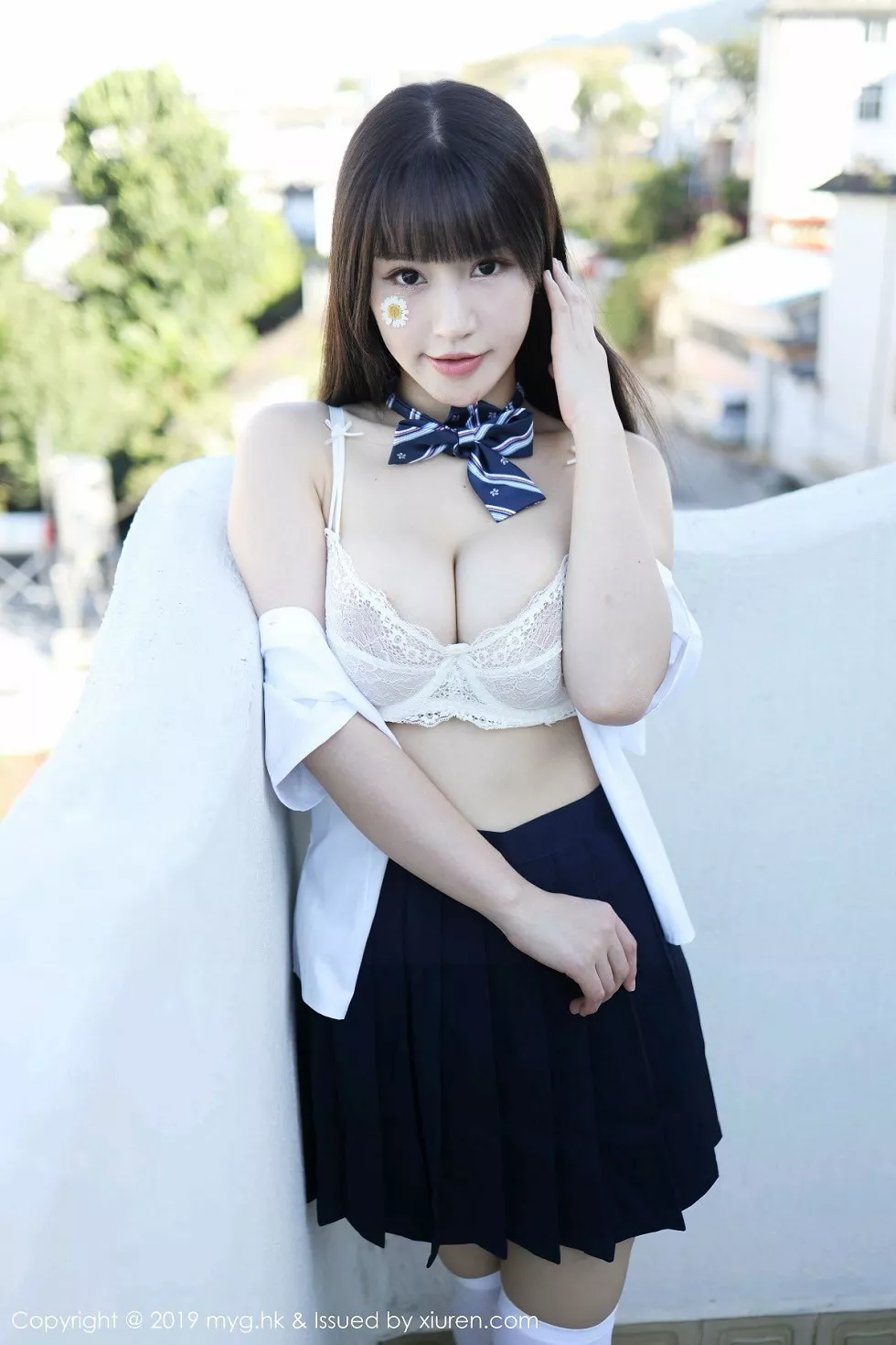 [MyGirl美媛馆]Vol.394_女神Flower朱可儿大理旅拍户外学生装大胆撩裙诱惑写真54P