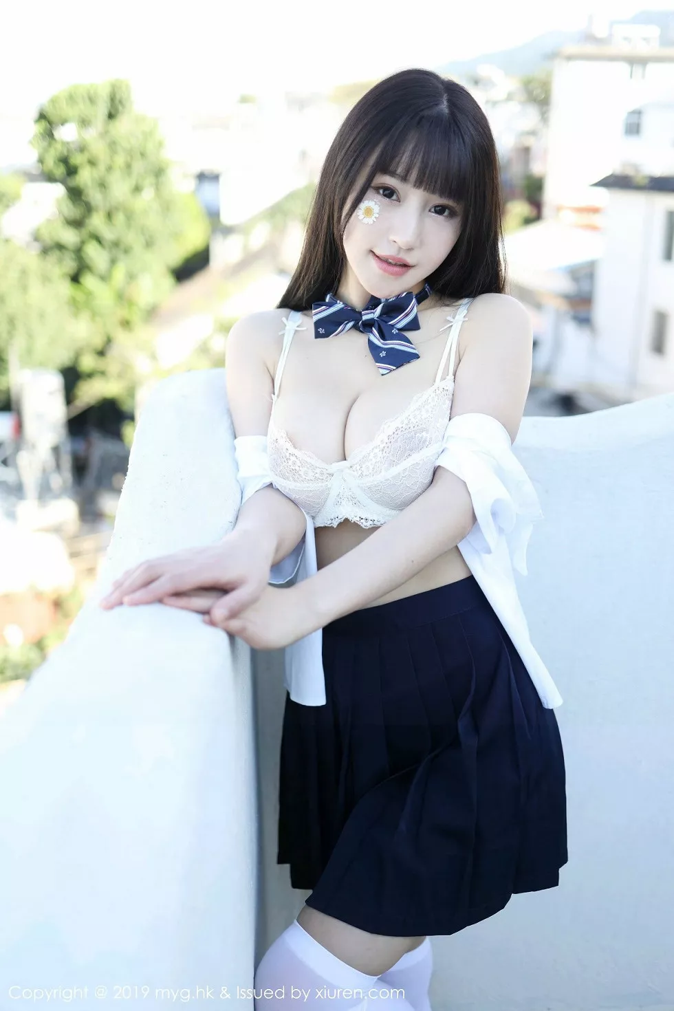 [MyGirl美媛馆]Vol.394_女神Flower朱可儿大理旅拍户外学生装大胆撩裙诱惑写真54P