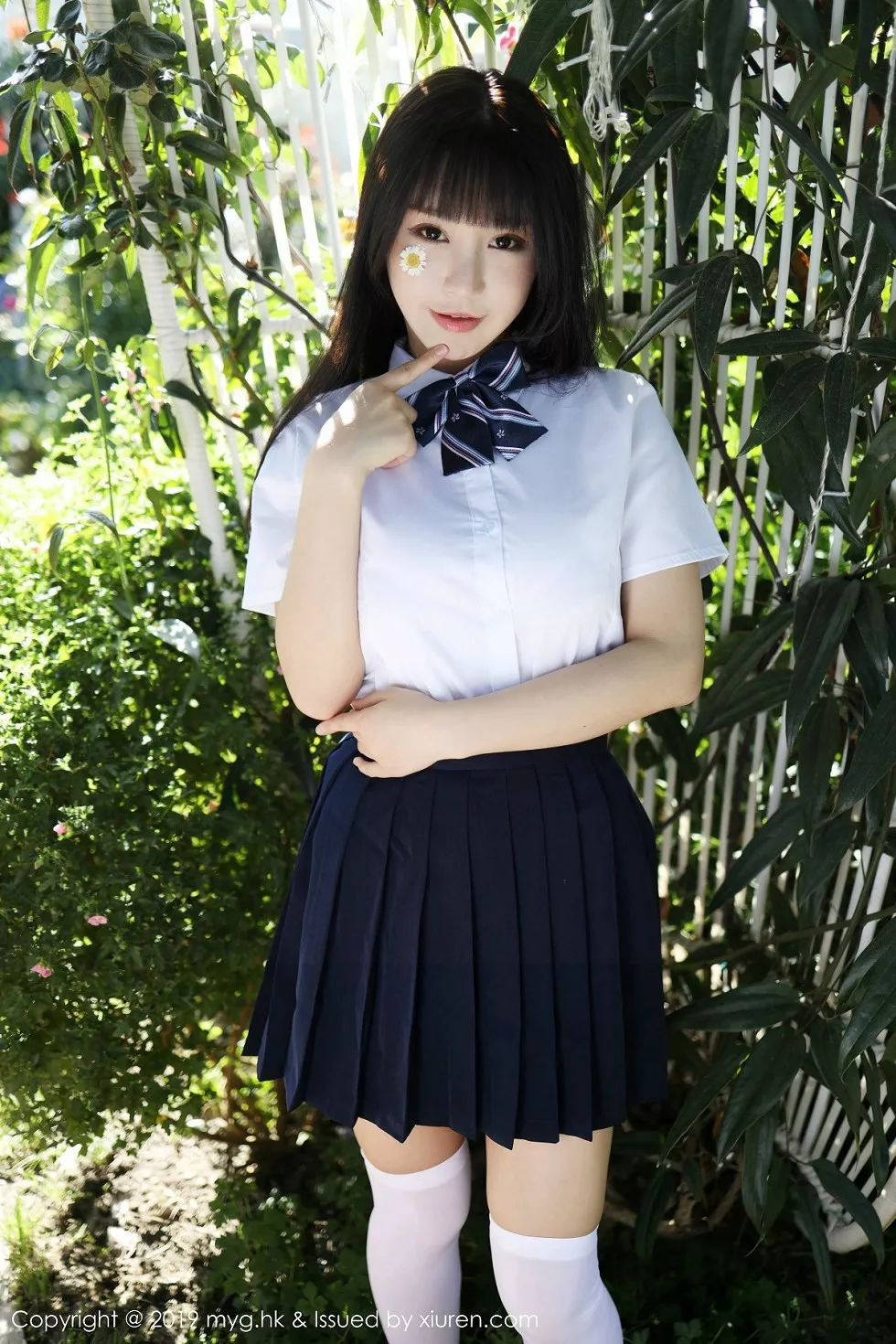 [MyGirl美媛馆]Vol.394_女神Flower朱可儿大理旅拍户外学生装大胆撩裙诱惑写真54P
