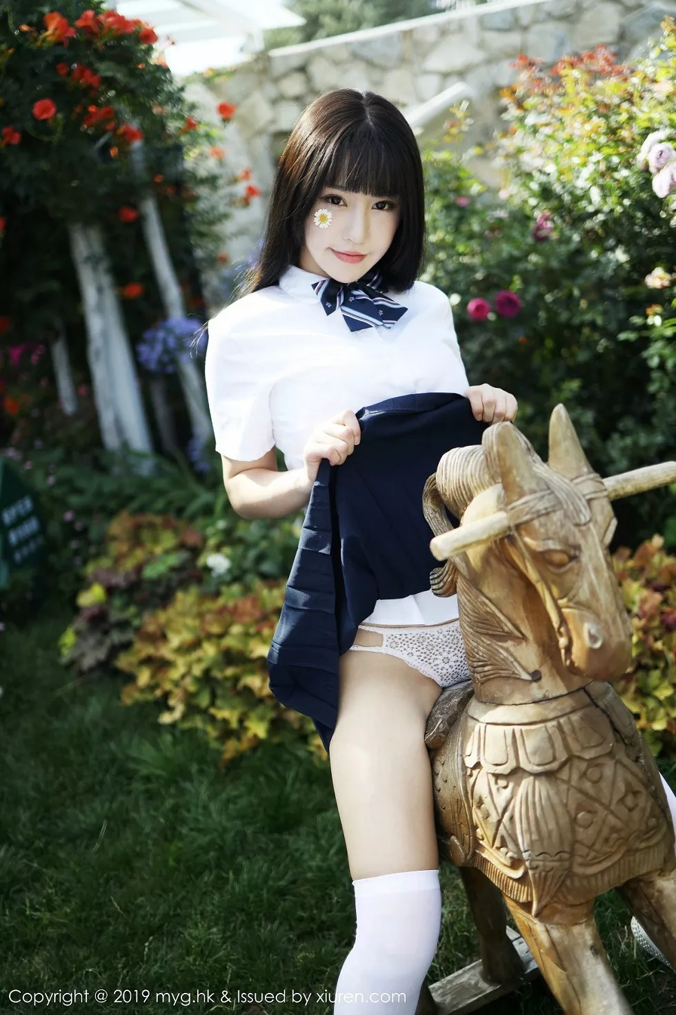 [MyGirl美媛馆]Vol.394_女神Flower朱可儿大理旅拍户外学生装大胆撩裙诱惑写真54P