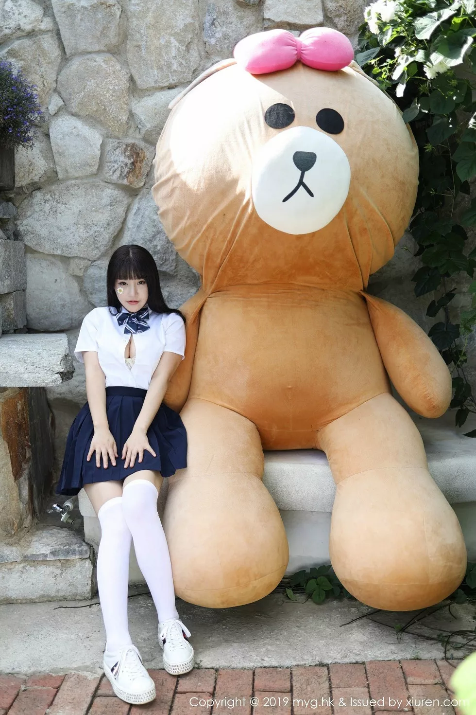 [MyGirl美媛馆]Vol.394_女神Flower朱可儿大理旅拍户外学生装大胆撩裙诱惑写真54P