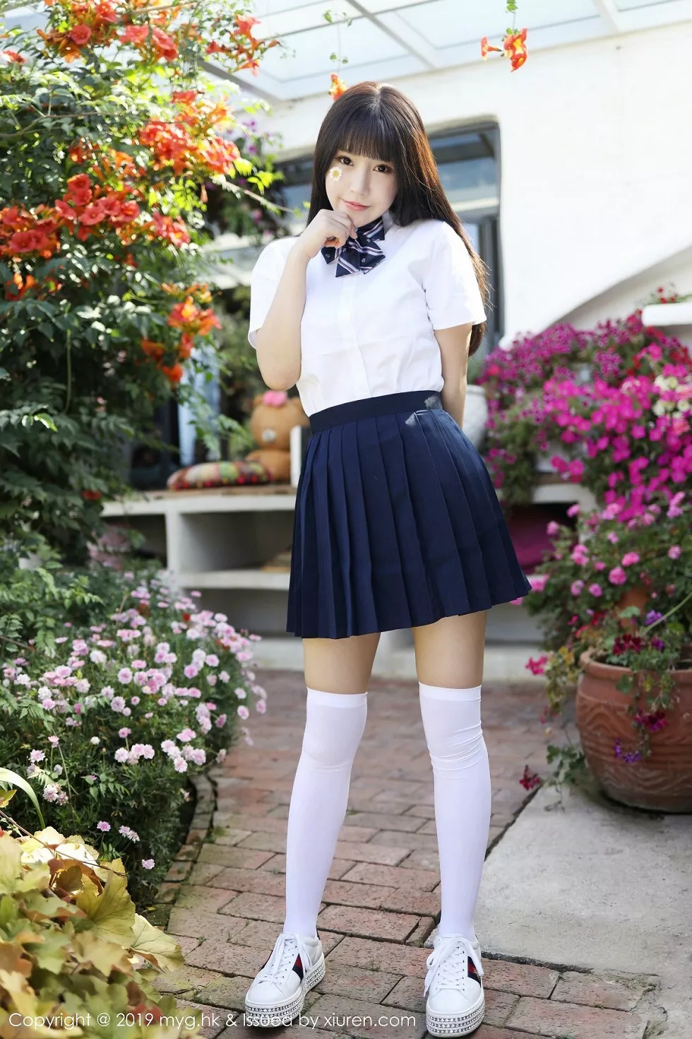 [MyGirl美媛馆]Vol.394_女神Flower朱可儿大理旅拍户外学生装大胆撩裙诱惑写真54P