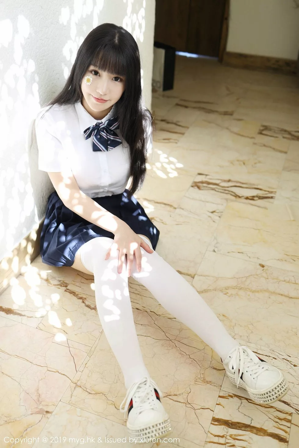 [MyGirl美媛馆]Vol.394_女神Flower朱可儿大理旅拍户外学生装大胆撩裙诱惑写真54P