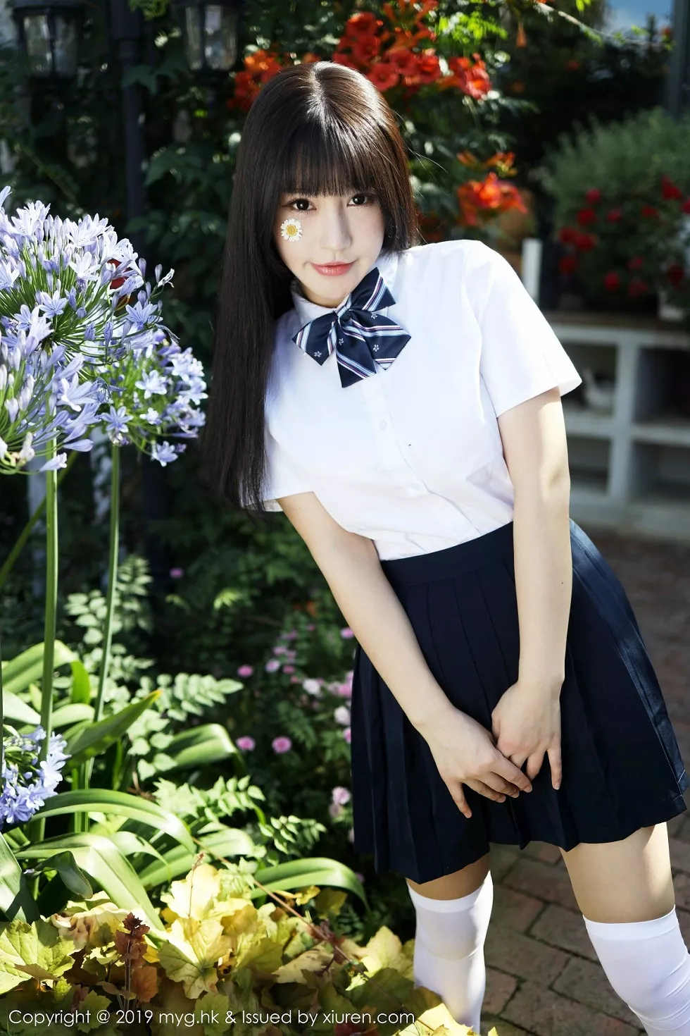 [MyGirl美媛馆]Vol.394_女神Flower朱可儿大理旅拍户外学生装大胆撩裙诱惑写真54P