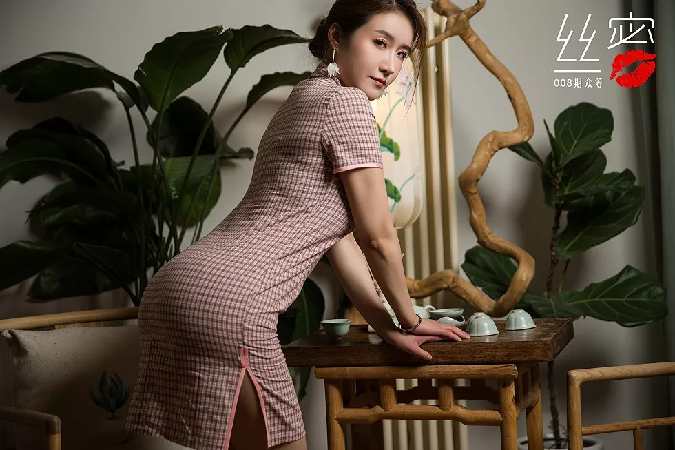 [Toutiao头条女神]No.S009_嫩模JennyR私房旗袍装配肉丝袜秀美腿玉足性感写真59P