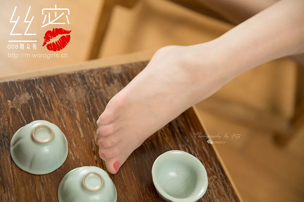 [Toutiao头条女神]No.S009_嫩模JennyR私房旗袍装配肉丝袜秀美腿玉足性感写真59P
