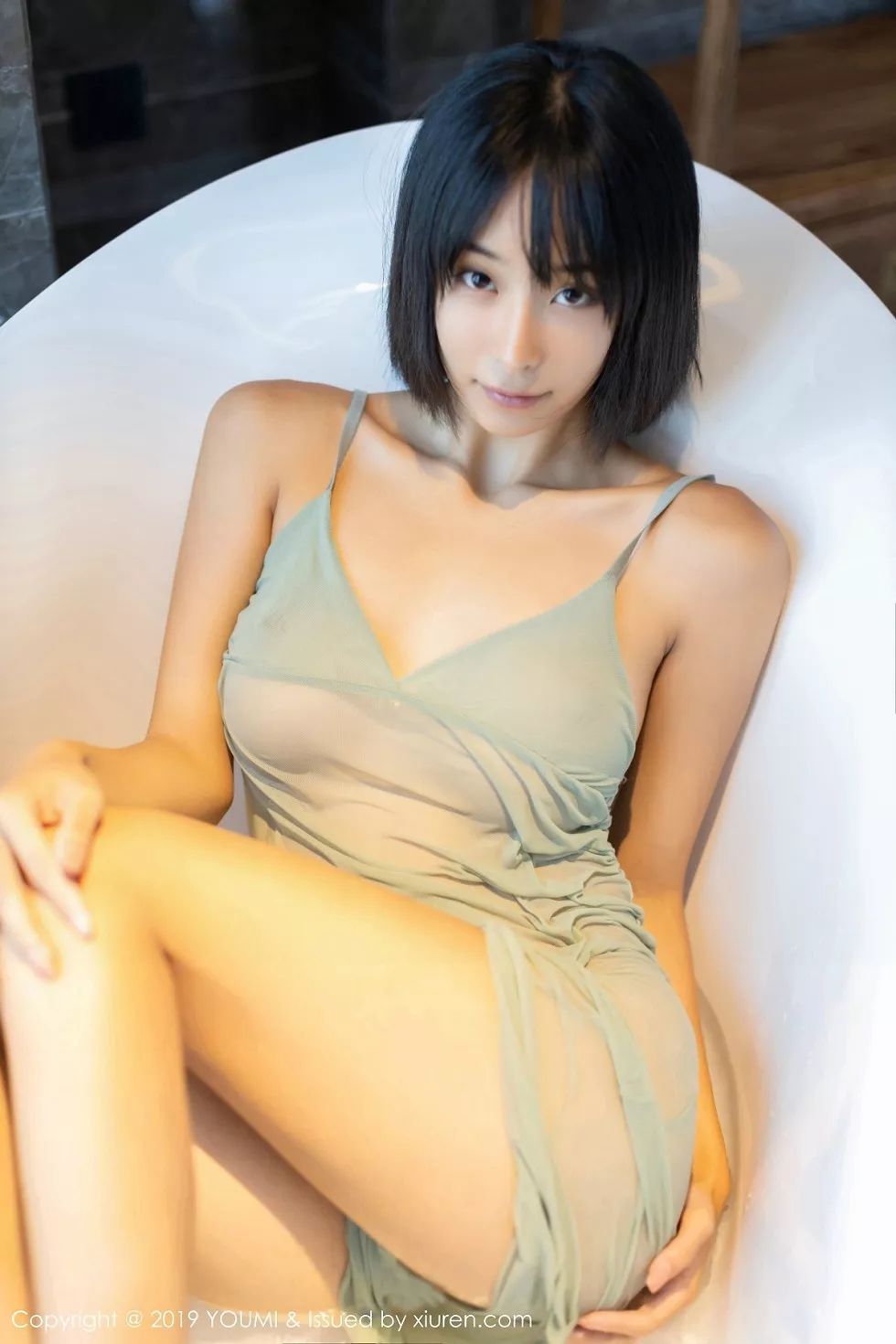 [YouMi尤蜜荟]Vol.370_嫩模蓝夏Akasha浴室里真空连身裙湿身秀完美曲线诱惑写真42P