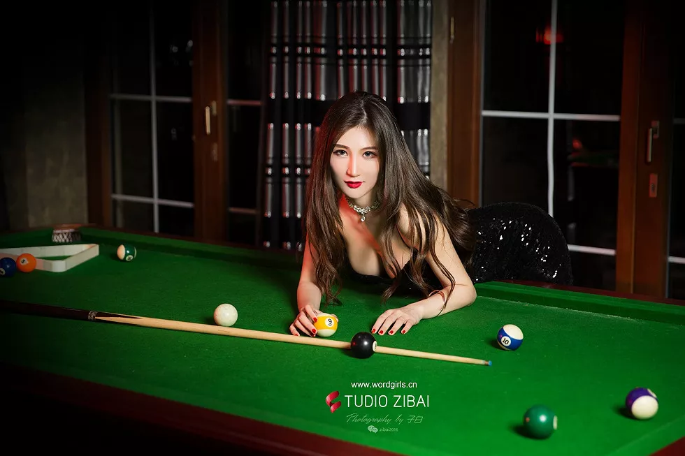 [Toutiao头条女神]No.764_嫩模玄子台球小天后黑色吊带内衣低胸秀豪乳性感写真12P