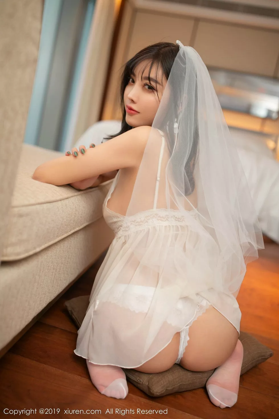 XiuRen第1819期_女神杨晨晨sugar私房新娘主题薄纱内衣秀完美身材诱惑写真87P