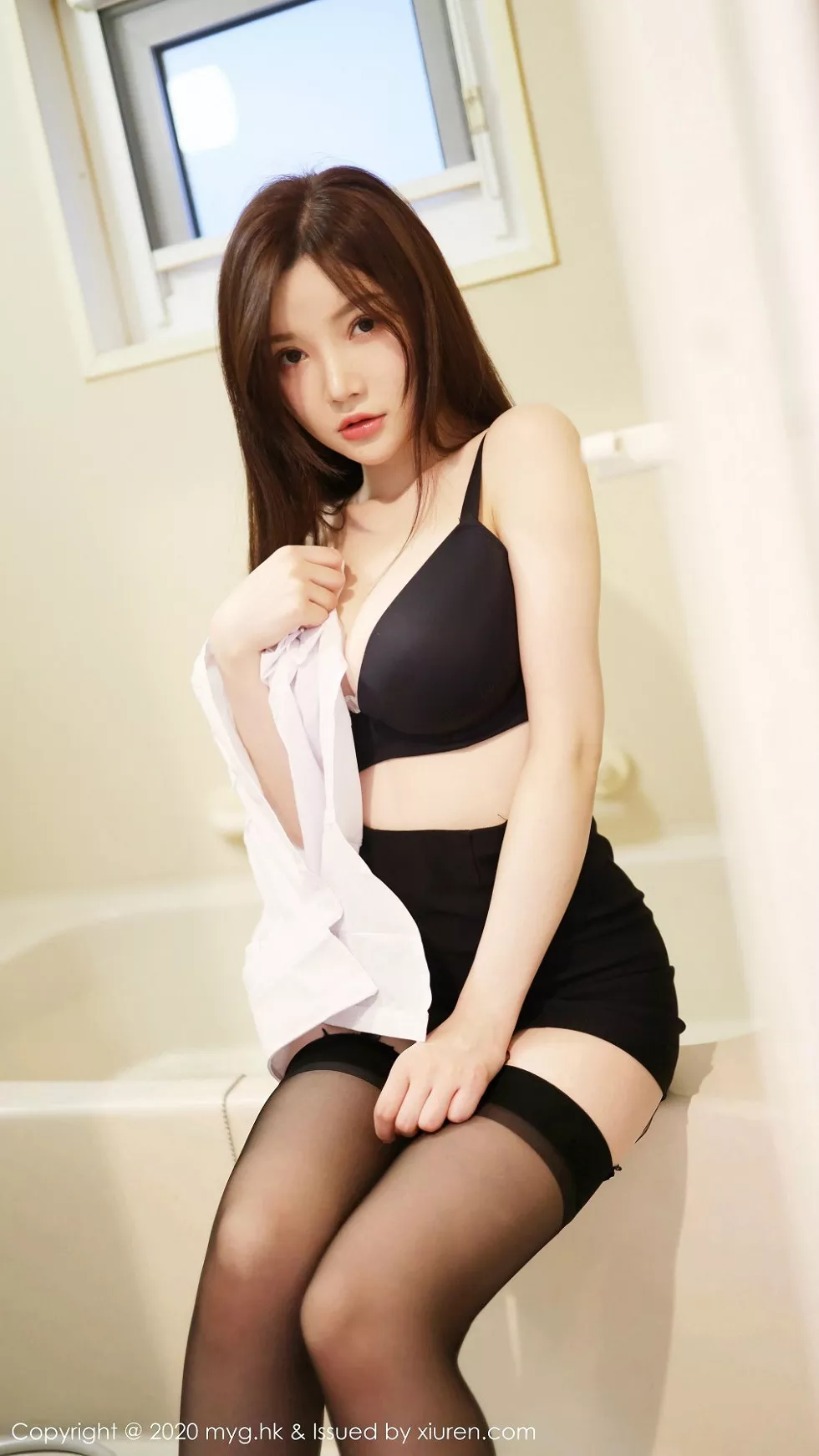 [MyGirl美媛馆]Vol.427_女神糯美子Mini秘书制服半脱露性感内衣吊带黑丝魅惑写真58P