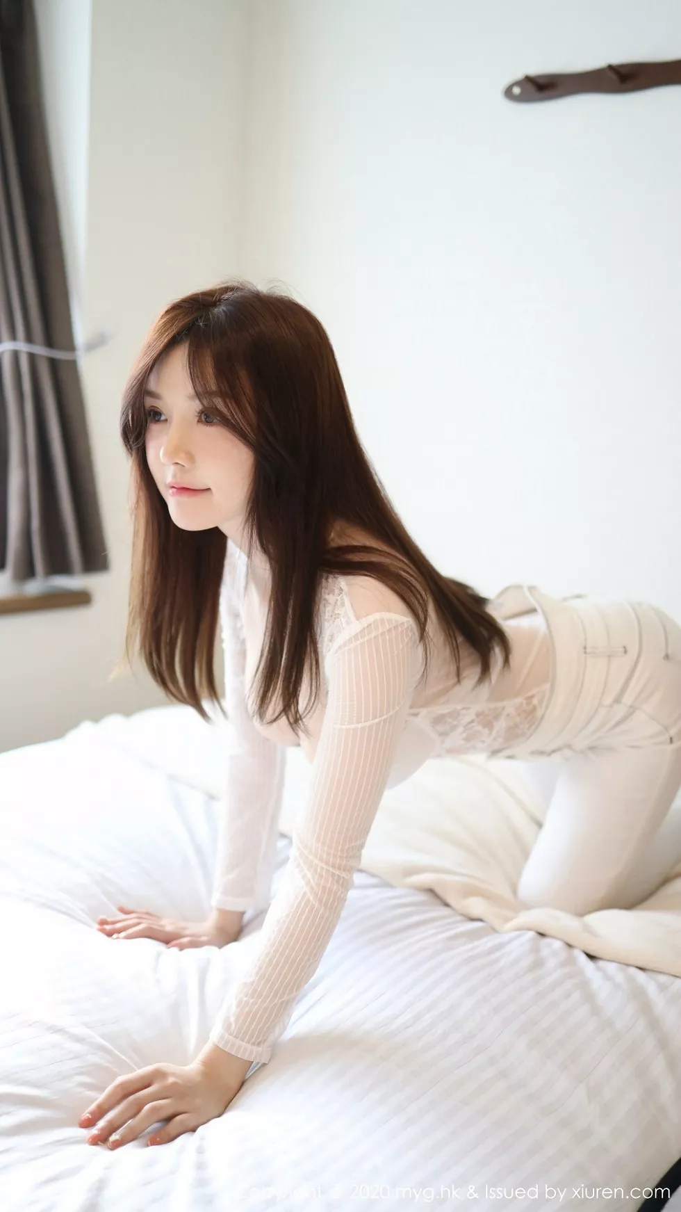 [MyGirl美媛馆]Vol.428_女神糯美子Mini日本旅拍私房牛仔裤半脱露翘臀诱惑写真115P