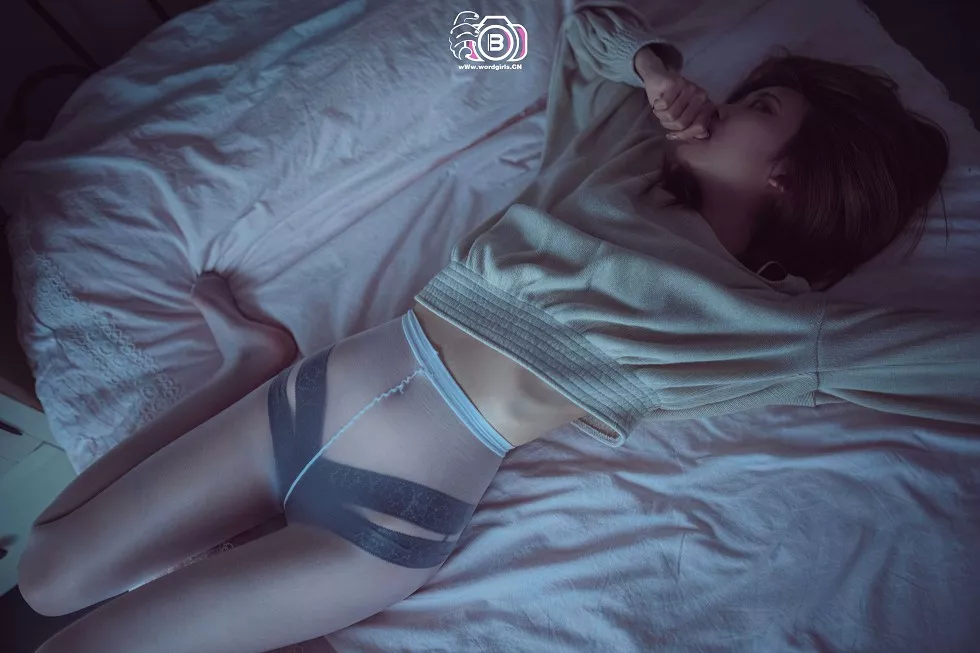 [Toutiao头条女神]No.776_嫩模李温柔私房黑短裙配超薄肉丝裤袜撩人诱惑写真40P