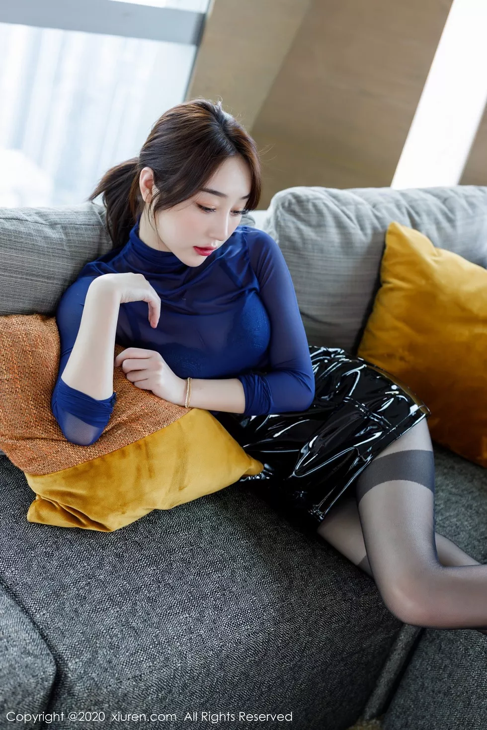 XiuRen第2129期_嫩模九月生私房飒爽黑短裙蕾丝内衣配黑丝袜极致魅惑写真63P