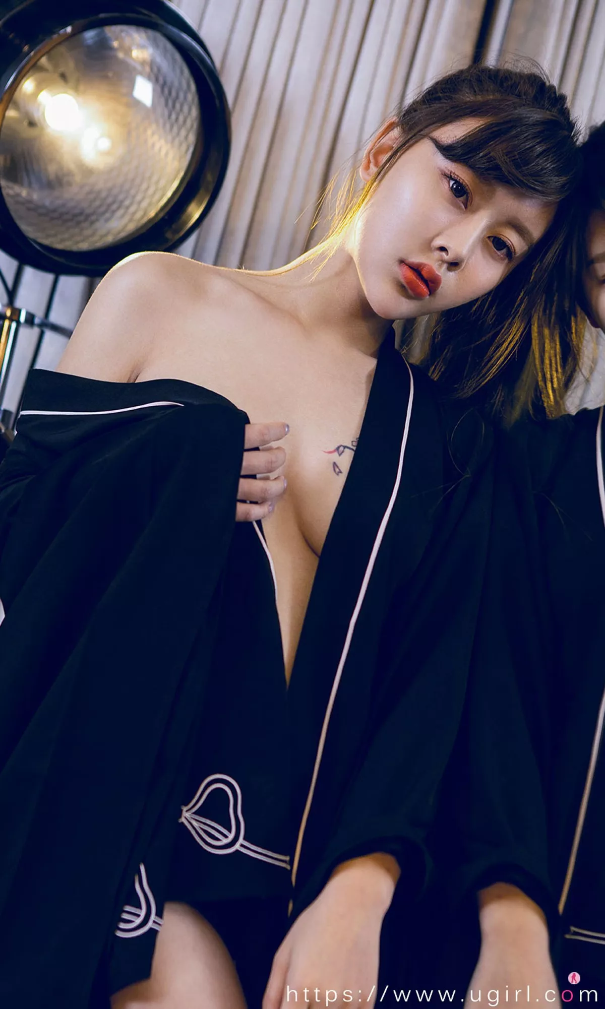 [Ugirls爱尤物]No.1779_嫩模艺宁私房性感内衣系列秀完美身材令人血脉喷张诱惑写真35P