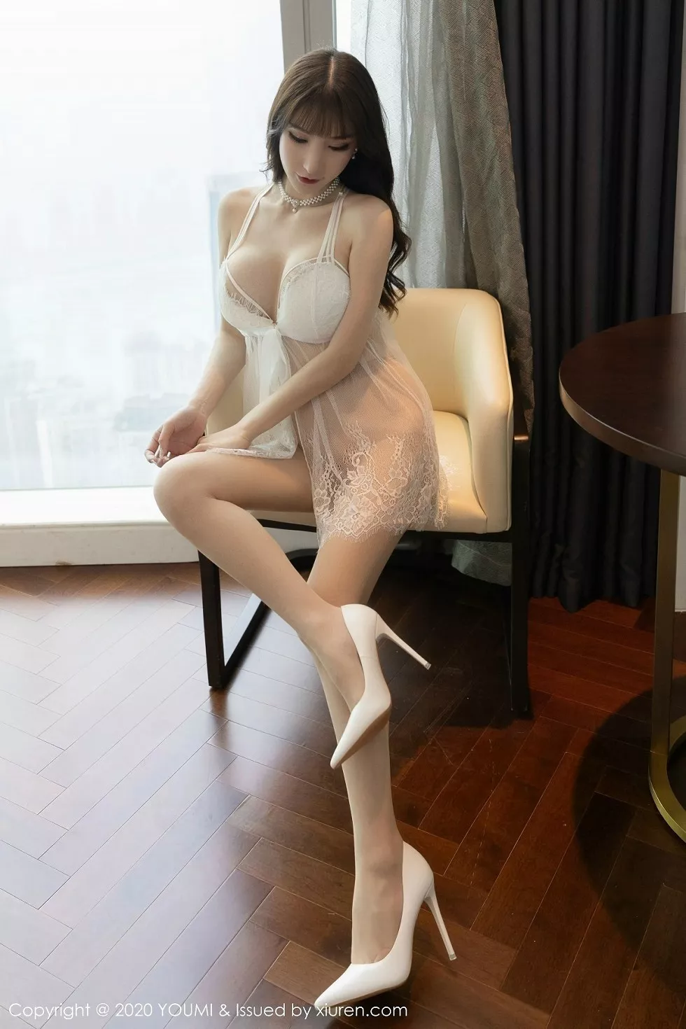 [YouMi尤蜜荟]Vol.460_女神周于希Sandy私房轻薄吊裙全脱露雪嫩翘臀极致诱惑写真73P
