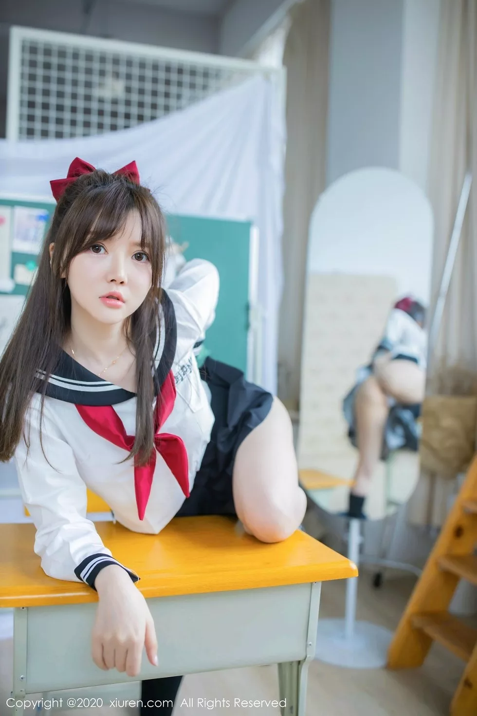 XiuRen第2193期_嫩模糯美子Mini性感学生服主题真空露傲人豪乳极致诱惑写真50P