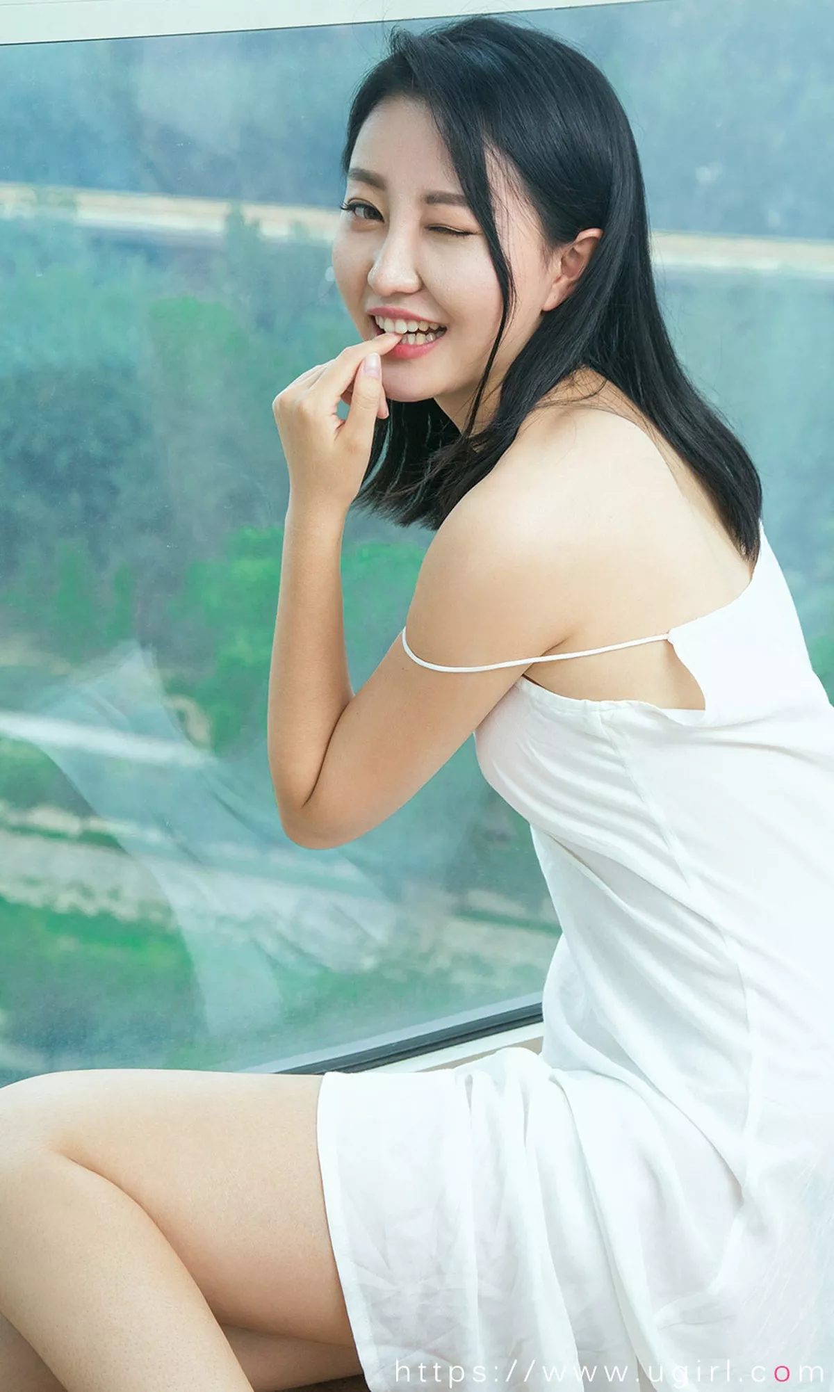 [Ugirls爱尤物]No.1845_嫩模娇娇私房黑色连身裙秀完美身材大气迷人写真35P
