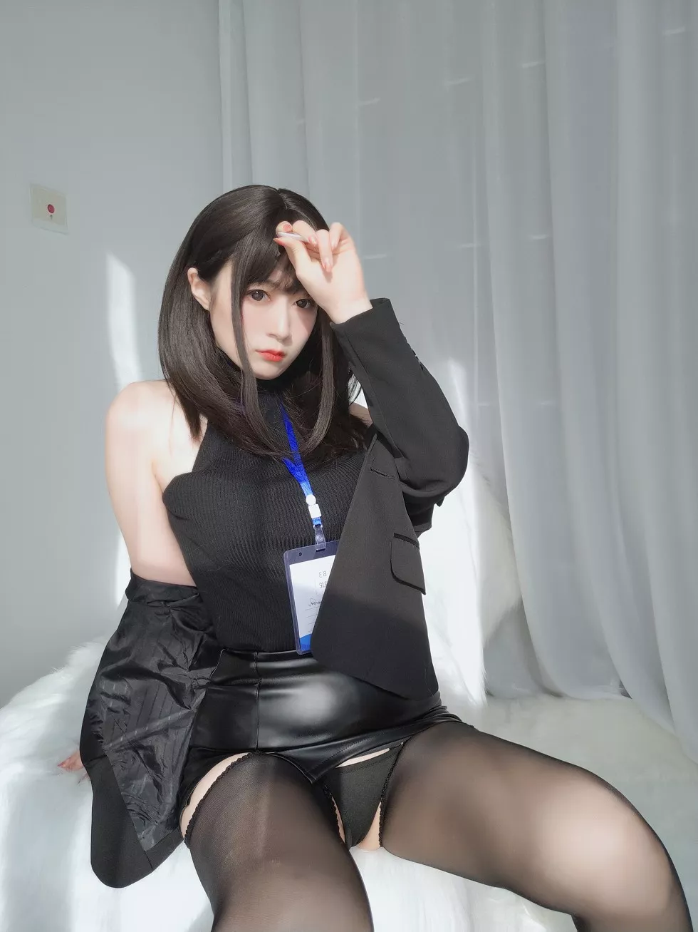 网红美女白银职场新人套主题私房开档黑丝裤袜秀翘臀撩人诱惑写真118P