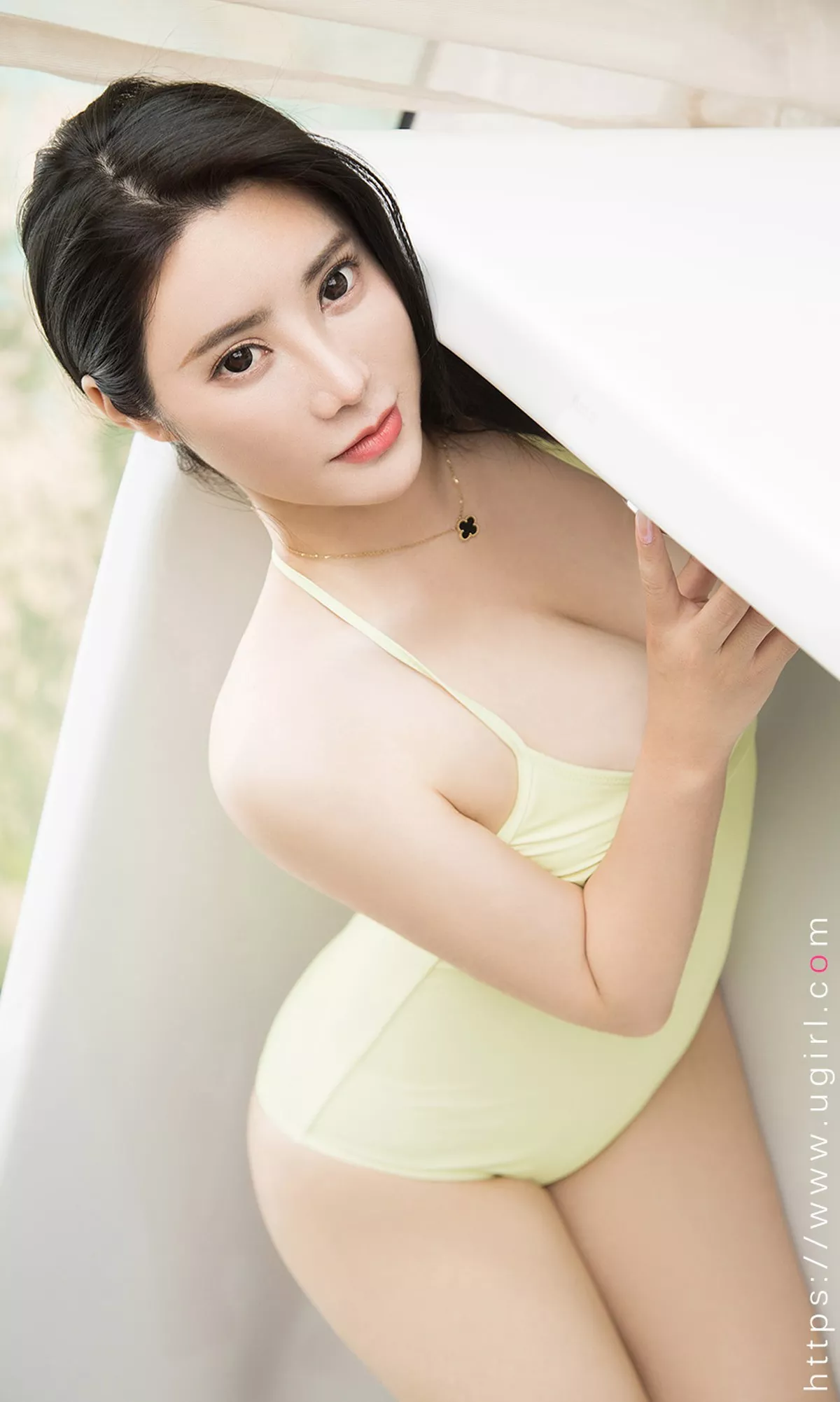 [Ugirls爱尤物]No.1865_嫩模叶熏私房浴缸里低胸高叉连体衣秀傲人豪乳诱惑写真35P
