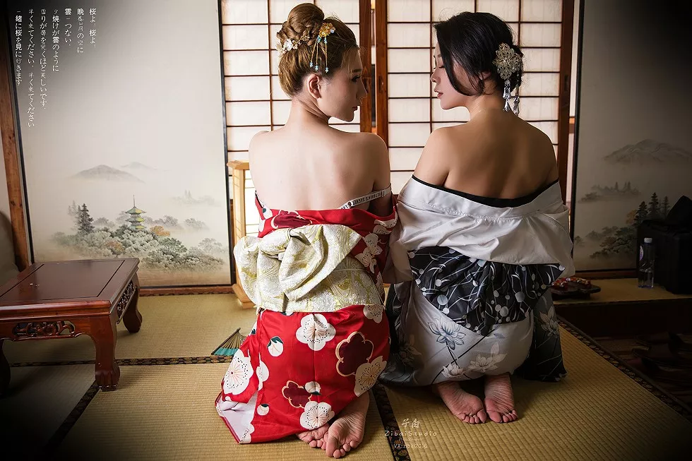 [Toutiao头条女神]No.826_嫩模玄子性感姐妹花红色+白色和服低胸露豪乳诱惑写真23P