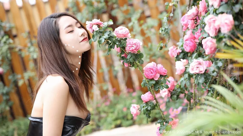 [MyGirl美媛馆]Vol.444_嫩模方子萱大理旅拍私房黑色皮质连身裙配黑丝极致魅惑写真104P