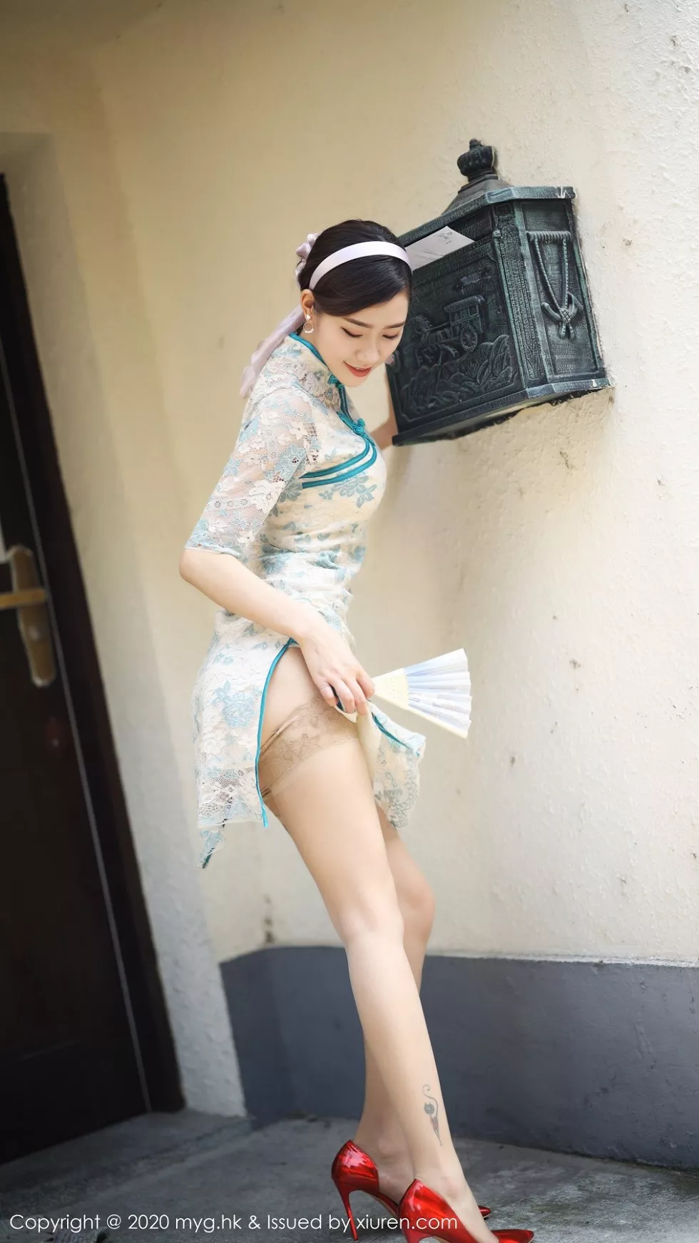 [MyGirl美媛馆]Vol.446_模特方子萱私房古韵旗袍配现代丝袜秀高挑身材诱惑写真105P