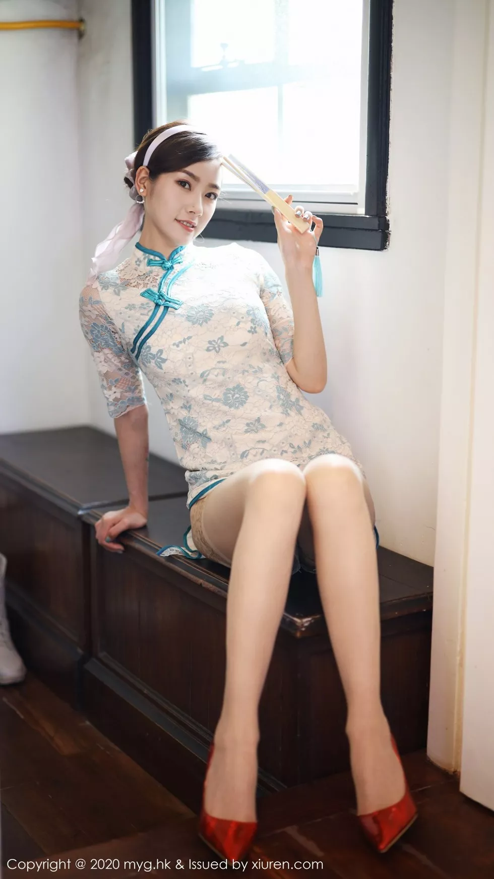 [MyGirl美媛馆]Vol.446_模特方子萱私房古韵旗袍配现代丝袜秀高挑身材诱惑写真105P