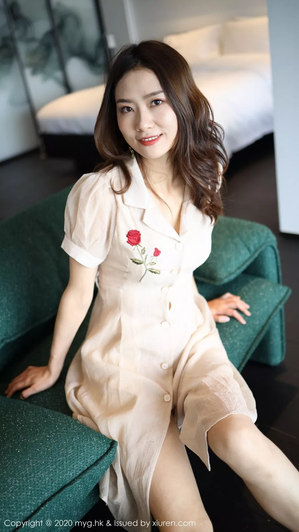 [MyGirl美媛馆]Vol.447_嫩模方子萱大理旅拍私房典雅长裙半脱秀完美身材诱惑写真92P