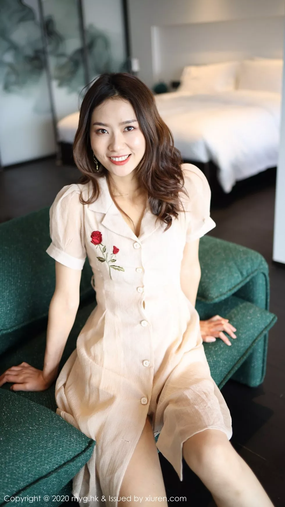 [MyGirl美媛馆]Vol.447_嫩模方子萱大理旅拍私房典雅长裙半脱秀完美身材诱惑写真92P
