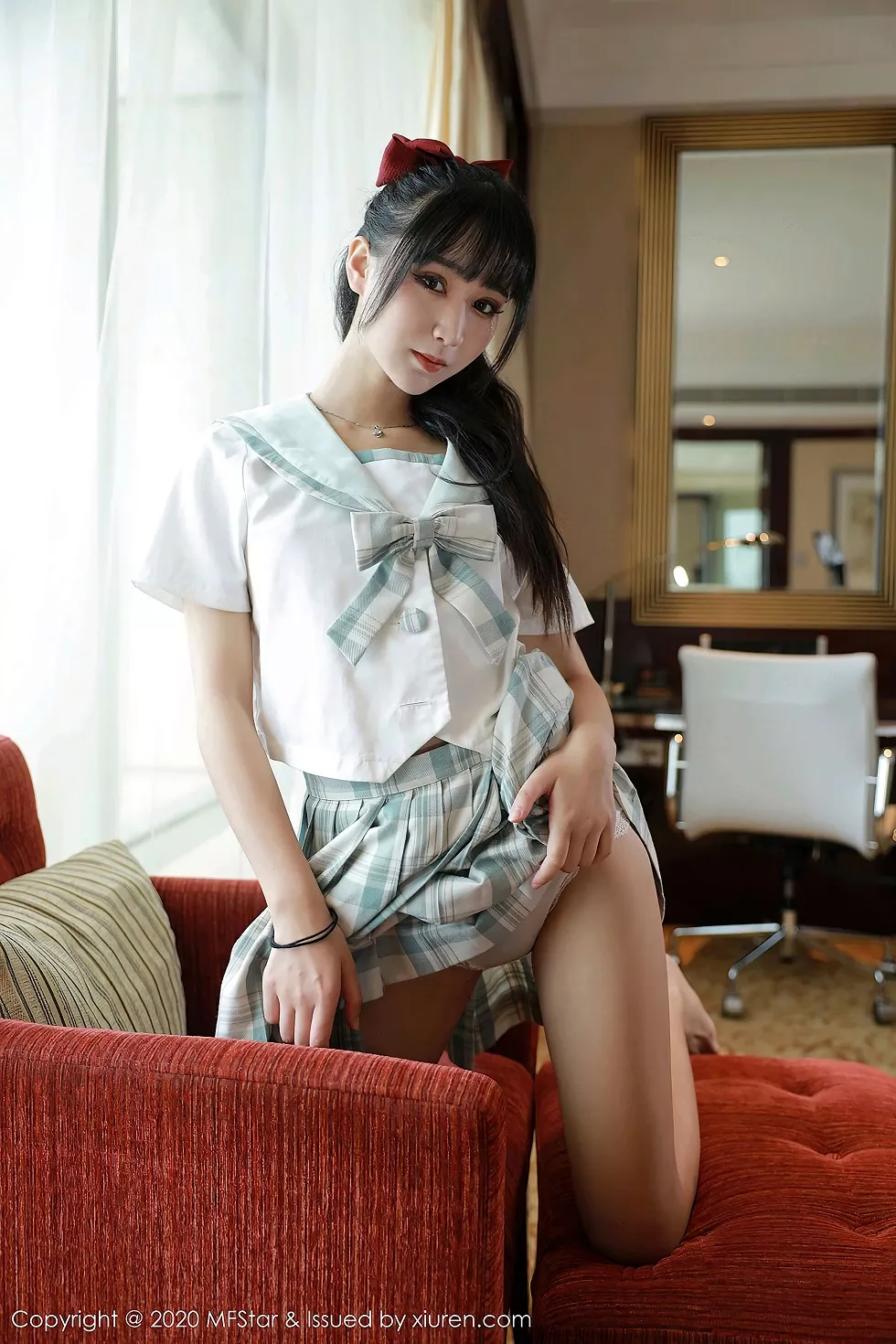 [MFStar模范学院]Vol.386_嫩模小果冻儿JK制服主题撩裙露性感内裤翘臀诱惑写真51P
