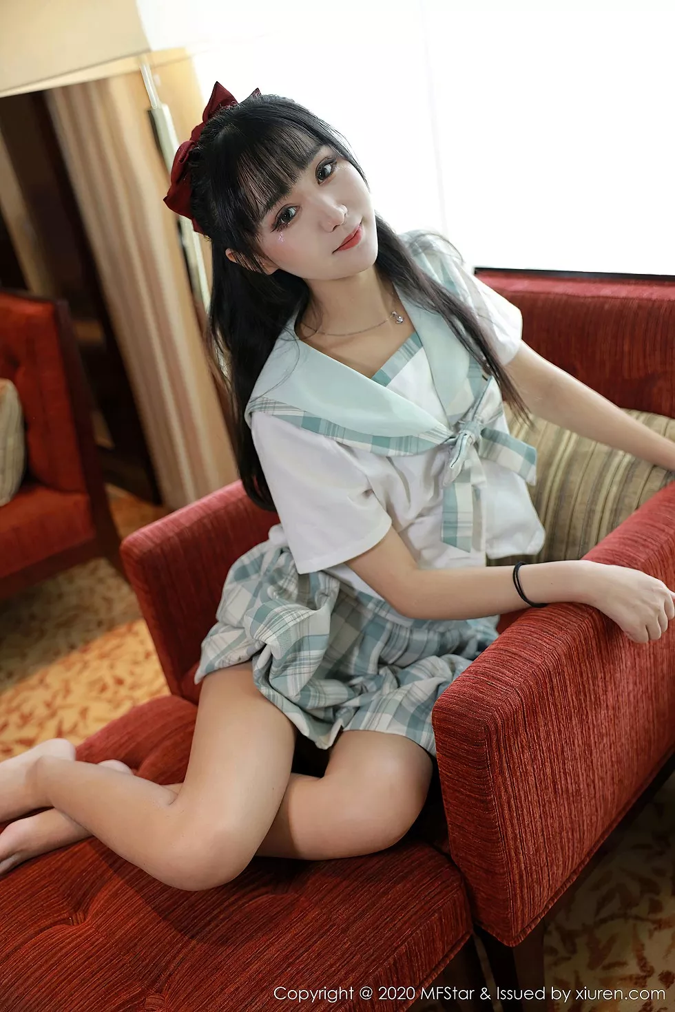 [MFStar模范学院]Vol.386_嫩模小果冻儿JK制服主题撩裙露性感内裤翘臀诱惑写真51P