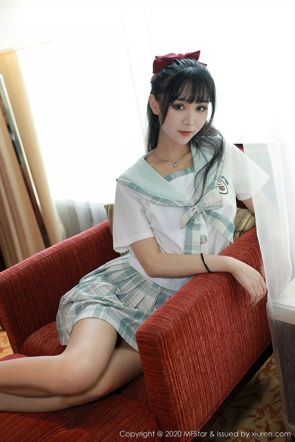 [MFStar模范学院]Vol.386_嫩模小果冻儿JK制服主题撩裙露性感内裤翘臀诱惑写真51P