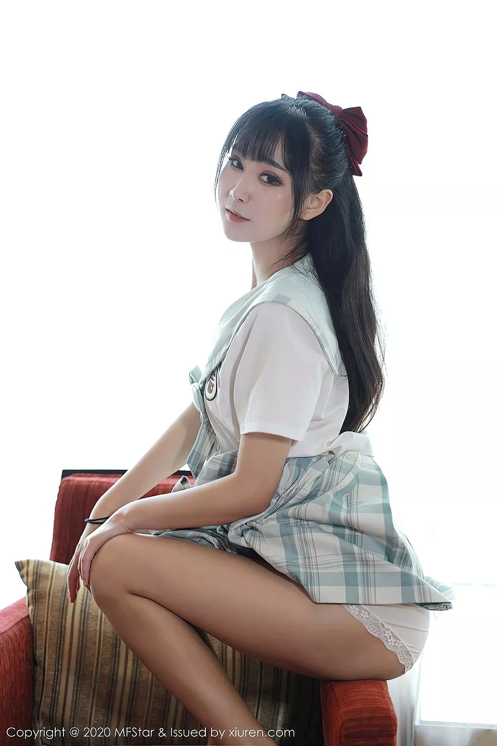 [MFStar模范学院]Vol.386_嫩模小果冻儿JK制服主题撩裙露性感内裤翘臀诱惑写真51P